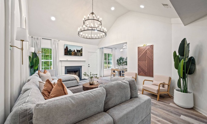 Lithonia House | 6BD/3BA Designer Oasis ~ Sleeps 14 ~ ATL Metro