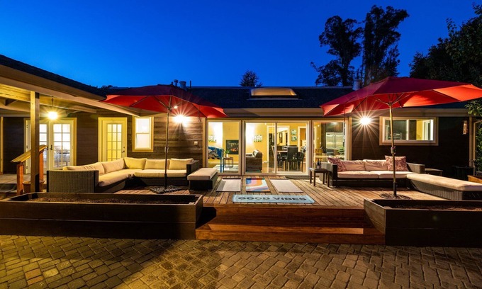Sleepy Hollow Villa | 6BD/4BA Villa -> Saltwater Pool + BBQ + Pool Table