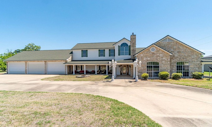 Kingston House | 6Bdrm 4ba Swim & Launch Close! Pool Table!