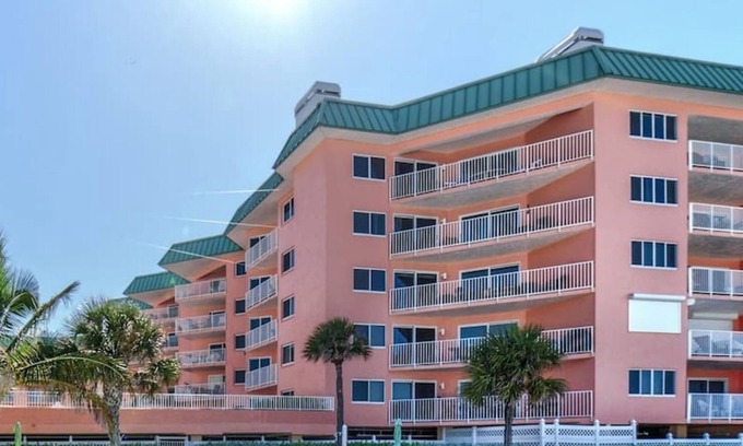 Indian Shores Condo | 6BR,4BACapacity in these 3BR+3BR BEACHFRONT,Updated Condos!POOL,Hot Tub, Grills!