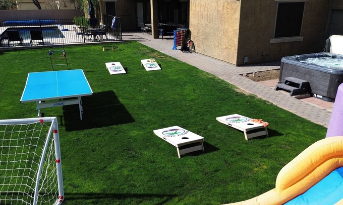 Glendale House | 6BR, heated pool & spa, large grass yard, & games galore near Westgate!