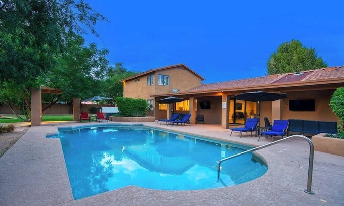 Sunburst Farms East House | 6BR-Heated pool, spa, splash pad, & golf simulator
