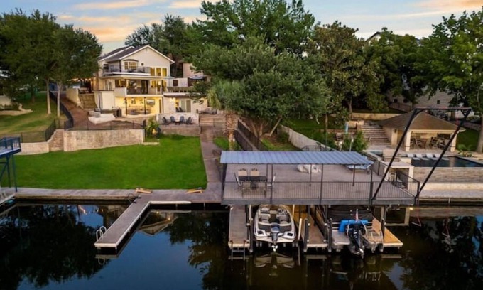 Marble Falls House | 6BR Luxury Retreat on Lake LBJ