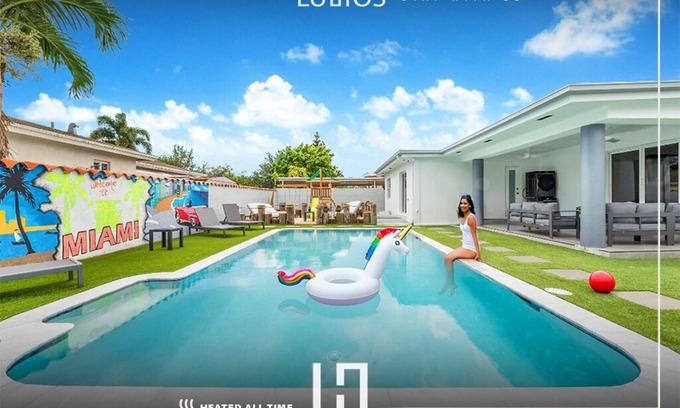 Coral Terrace House | 6BR Ultimate Retreat: Pool, Sports Court & BBQ