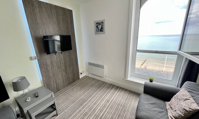 Bridlington Old Town Cottage | 7 BEACH VIEW @ BEACONSFIELD HOUSE in Bridlington