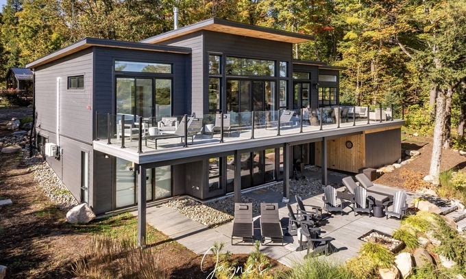 Muskoka Lakes Cottage | 7 bed 5 bath cottage on Lake Rosseau