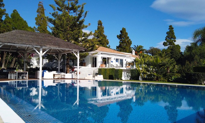 Urbanizacion Hacienda las Chapas Villa | 7 bed luxury villa with sea views in Marbella
