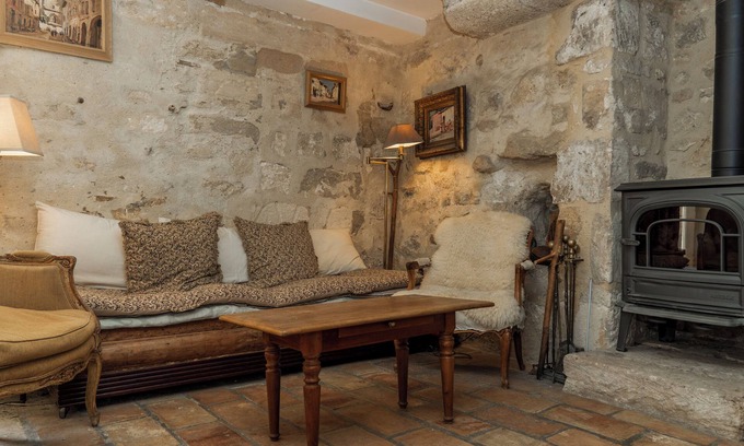 Villeneuve-les-Avignon House | 7 Bedroom Private vacation home in Villeneuve-lès-Avignon