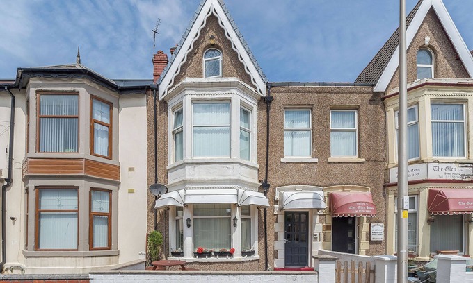 South Shore Cottage | 7 bedroom accommodation in Blackpool