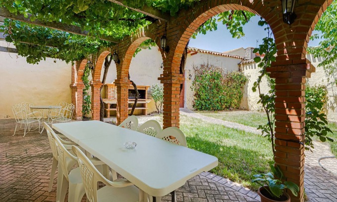 Pozo-Lorente Villa | 7-Bedroom Villa in Pozo Lorente