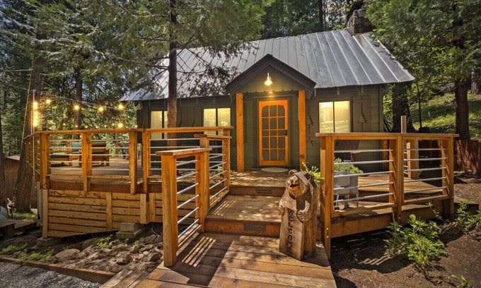 Long Barn Cabin | 7 Cedars Retreat/Modern/Multifamily/AC/Starlink