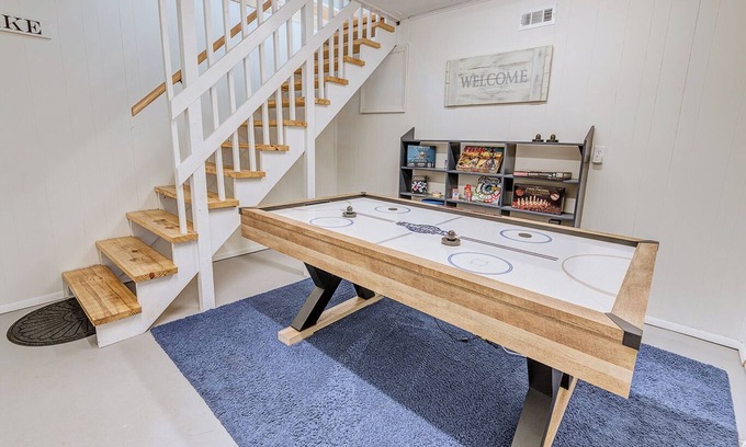 Bean Station House | 7 Guest Lake House - Grill & Fire Pit, Air Hockey