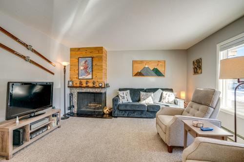 Dillon Apartment | 7 Mi to Ski Resort Dillon Condo with Mtn Views