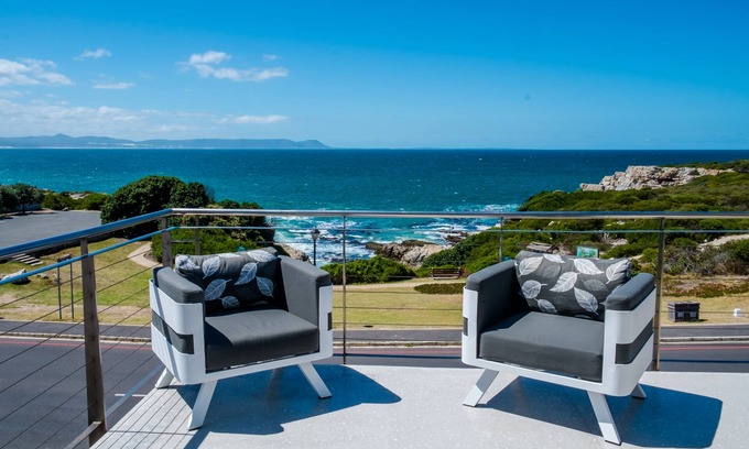 Westcliff House | 7 on Marine