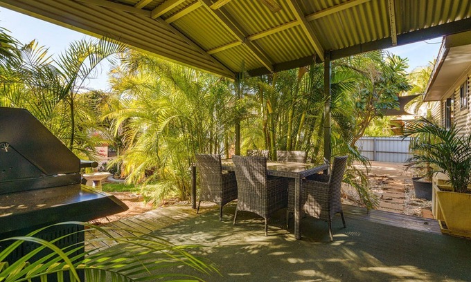 Exmouth House | 7 Skipjack Circle - Central Location