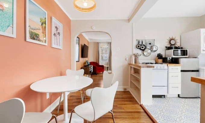 Midtown Apartment | 70's Boho 1 BR Near Zoo/Liberty Bowl/BBQ Fest!