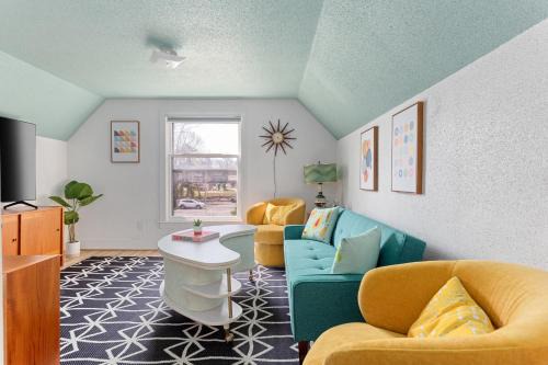 Traverse City Apartment | 70's Vibe Beach Downtown AC Nightlife