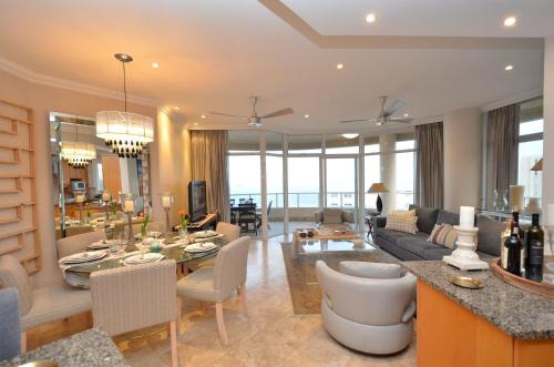 Umhlanga Apartment | 703 Oyster Schelles - by Stay in Umhlanga