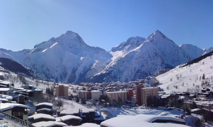 Mont-de-Lans Apartment | 70m2 bottom of the slopes, superb view