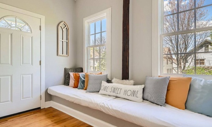 East Side House | 717 Woodward · Historic Southern Belle - Walk to Hot Spots!