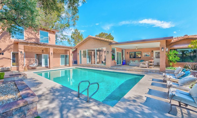 Spring Valley House | 777rentals - 8BR/4.5BA - Westside Luxury