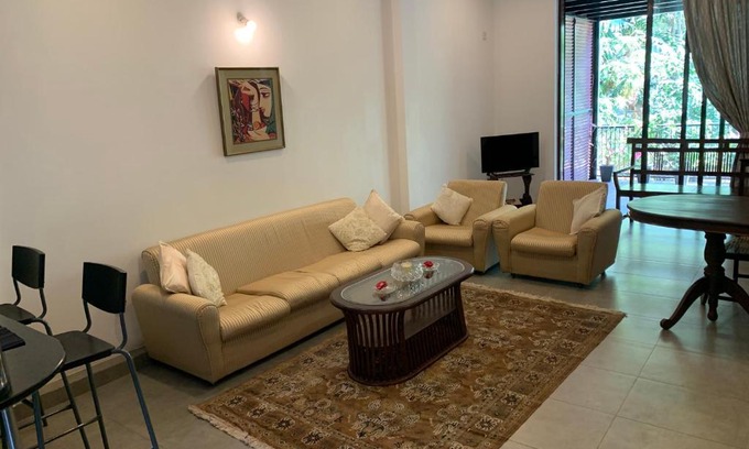 Kollupitiya Apartment | 7Amber