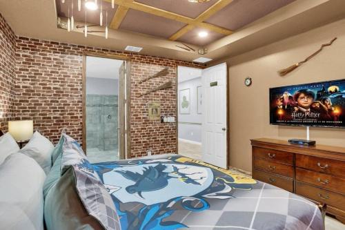 Four Corners House | 7BD No Carpet Home with Pool Spa BBQ and Game Room