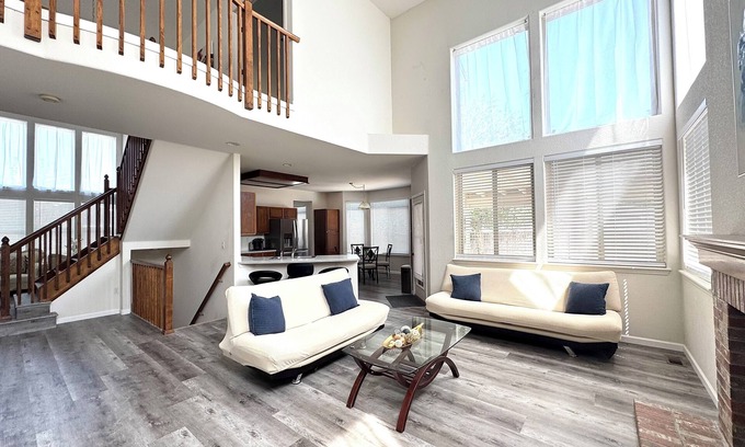 Northglenn House | 7Bedroom-5bath-Large Corner Lot, Near Scenic Trail/Easy Access to Downtown