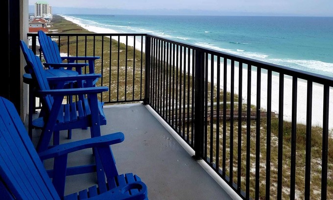 Navarre Beach Condo | 7th floor Sundunes Condo in Navarre, Florida on the beach with beautiful views!