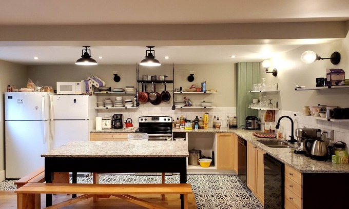 Dorset House | 8-bedroom vacation home just 16 minutes from Golf Club at Equinox