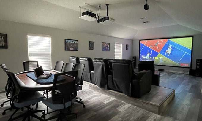 Wetmore House | 8 beds 4 kings 155” theater poker & pool table 2 Queen bed & full bath downstair