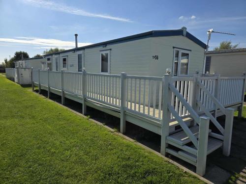 Chapel Saint Leonards Other | 8 Berth 3 bed caravan pet friendly TP56
