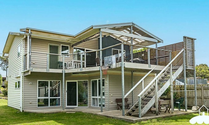 Sandy Point House | 8 Harbour View Sandy Point
