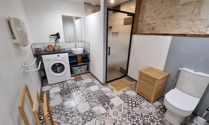 Mazeuil House | 8-person gite with swimming pool and pétanque court, 25 minutes from Futuroscope.