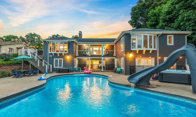 Norton Shores House | 80 DegreePool to Oct 27!RelaxingHotTub!CustomSauna!