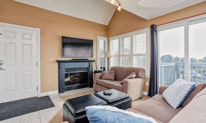 Craigleith Apartment | 809 North Creek at North Base with Hot Tub