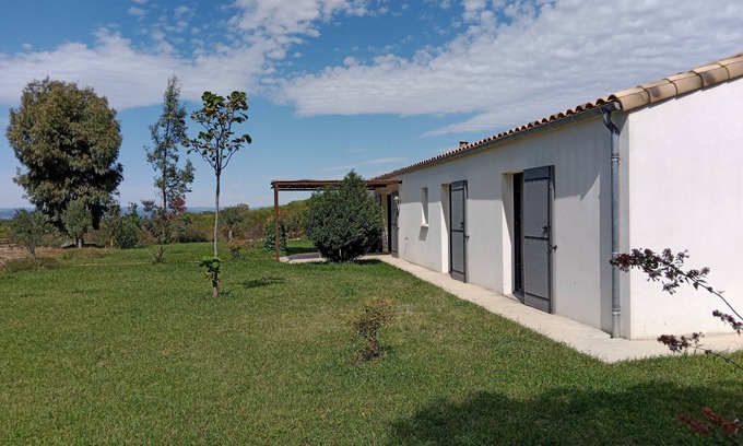 Montagnac House | 80m2 gîte with swimming pool in a peaceful natural setting between vineyards and garrigue (2)
