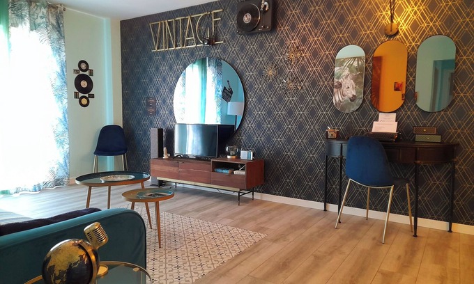 Alhaurin de la Torre Apartment | ☆ 80s Loft Vintage. Free Guest Parking. 15' from Malaga Airport.