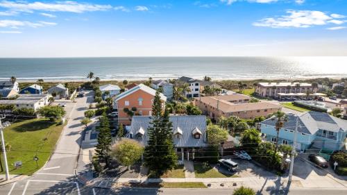 Port Canaveral Villa | 8156 Ridgewood Ave