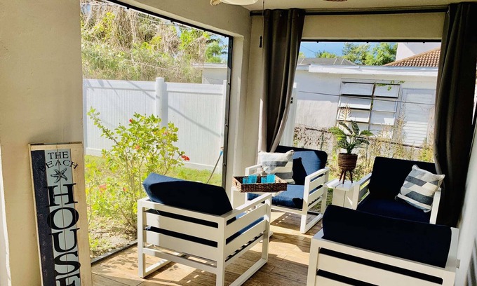 Naples Park House | 826-PERFECT NAPLES HOME-MIN TO THE BEACH *****