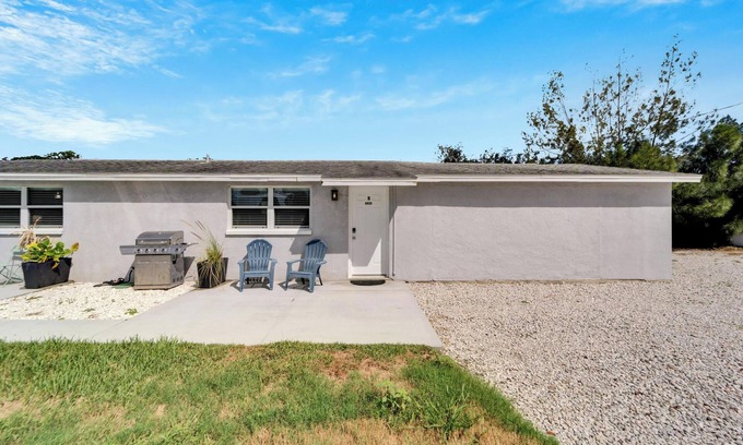Tampa Apartment | 8820 Rocky Creek Drive Unit B