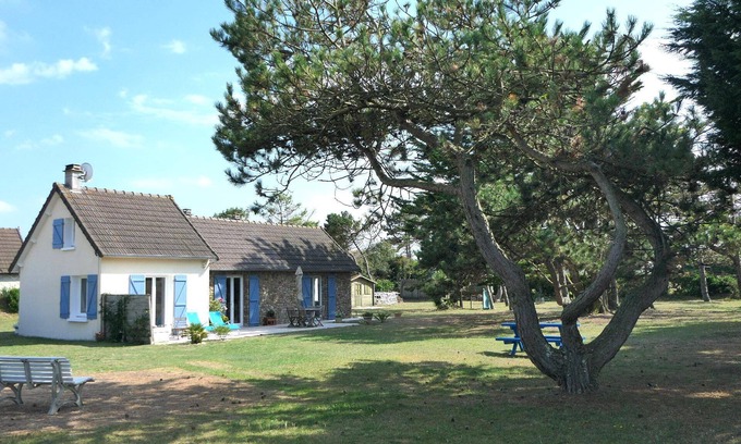 Anneville-sur-Mer House | 8883" holiday home near the beach
