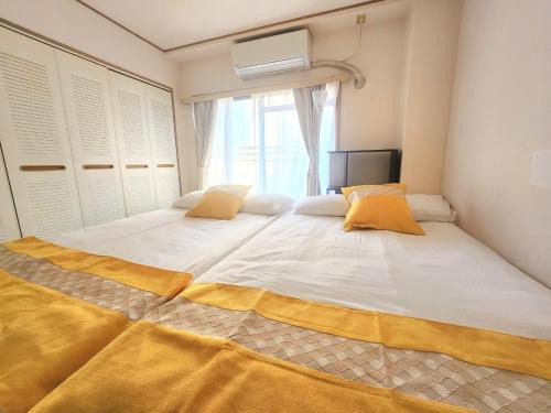 Naniwa Apartment | 8min walk from Namba Station for 4 people gran704