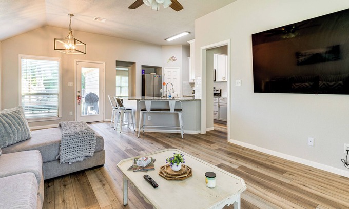 Bryan House | 9 Mi to College Station: Dog-Friendly Home w/Yard