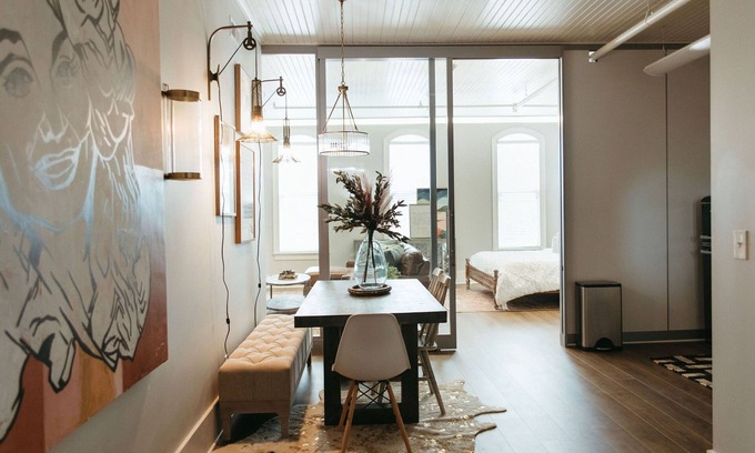 Maryville Apartment | 9 to 5 Suite - Covington Lofts