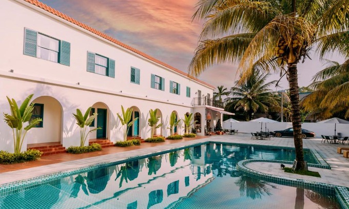 Wanning Hotel | 911 Surf Villa