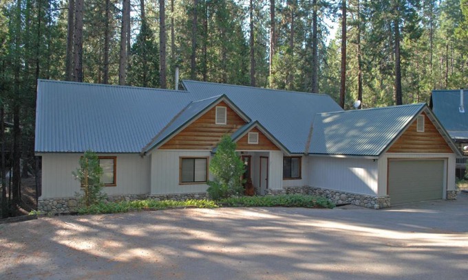 North Wawona House | 93 Doyles Mountain