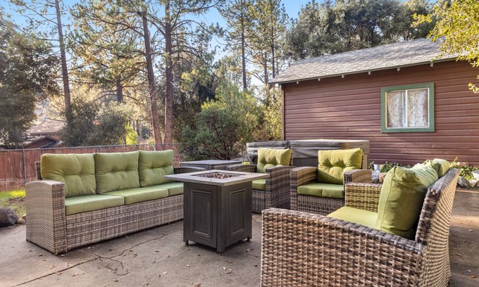 Pine Valley House | 94 m² House ∙ 2 bedrooms ∙ 4 guests