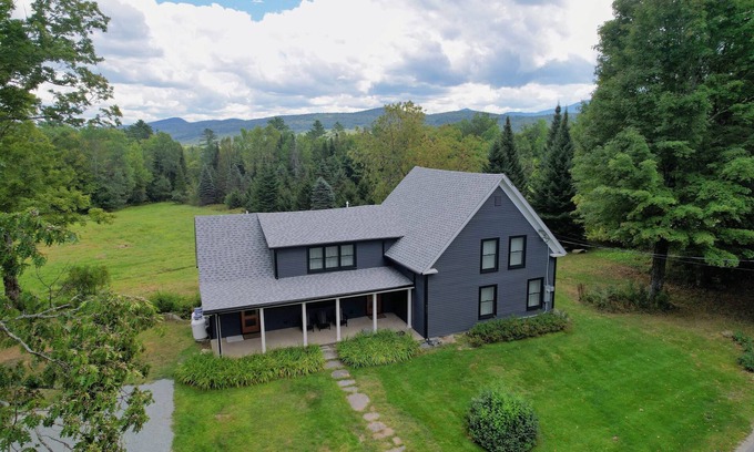 Bethlehem House | 9FR Renovated home with beautiful views, large yard, dogs welcome!