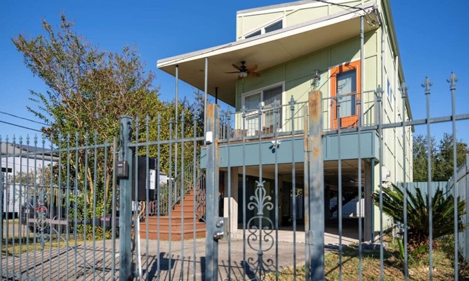 Lower Ninth Ward Apartment | 9th Ward Beauty- Make it Right Home Close to Qtr